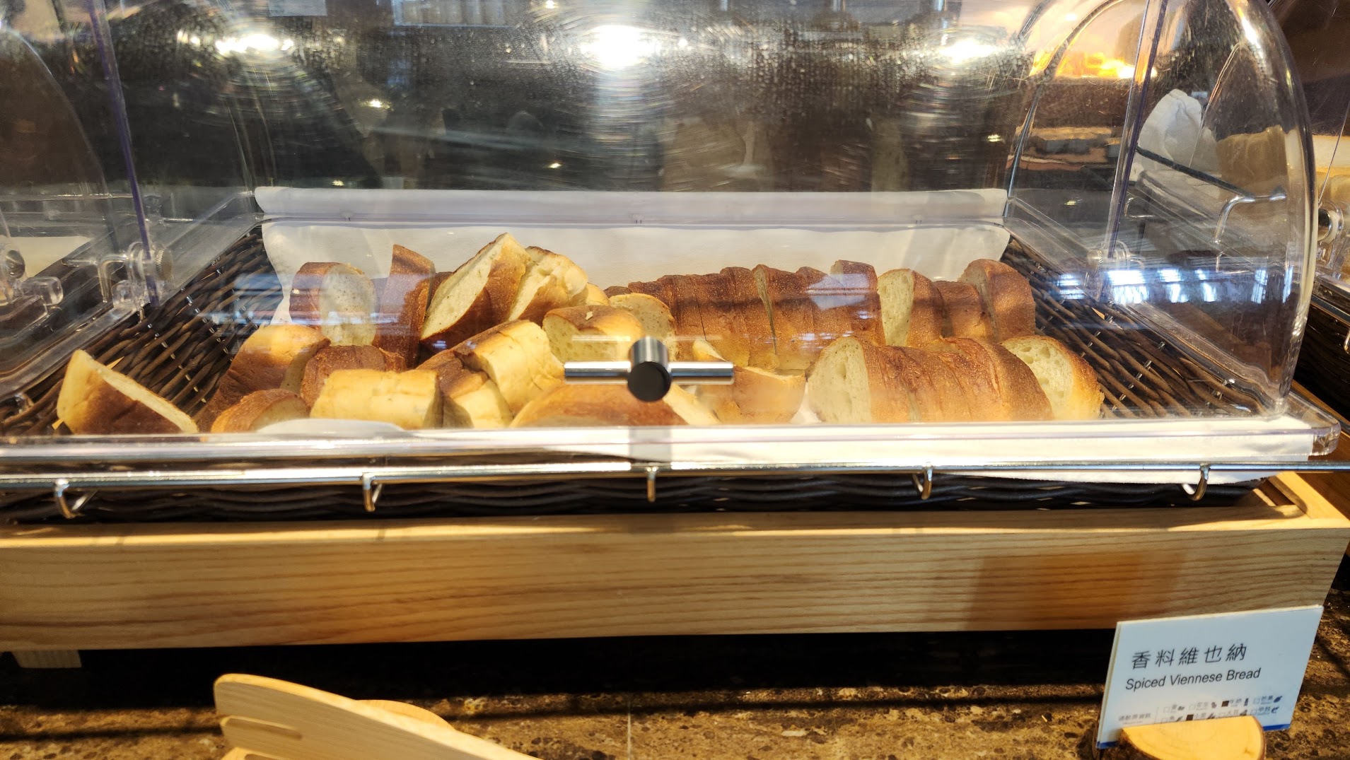 澎湖素食旅遊攻略｜澎澄飯店開箱：港景泳池、跳島與在地蔬食美食地圖