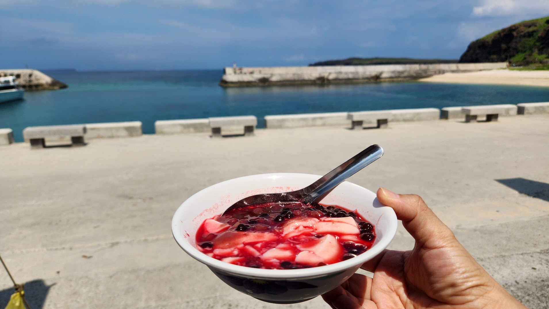 澎湖素食旅遊攻略｜澎澄飯店開箱：港景泳池、跳島與在地蔬食美食地圖